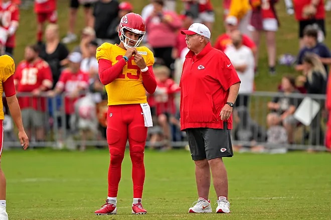 Andy Reid takes a strong stance on Patrick Mahomes' surprise trick play in Chiefs preseason